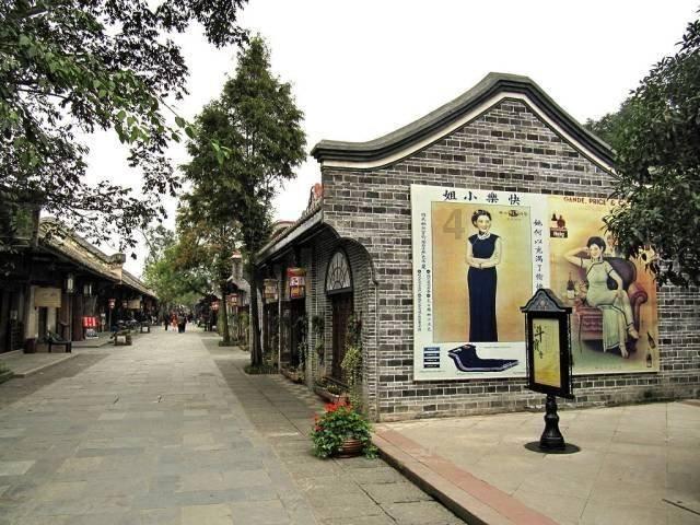 逃离老旧温泉社